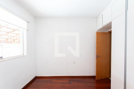 Quarto 2 de casa à venda com 3 quartos, 280m² em Santa Monica, Belo Horizonte