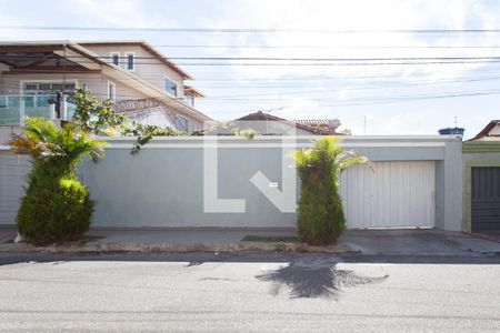Fachada de casa à venda com 3 quartos, 280m² em Santa Monica, Belo Horizonte