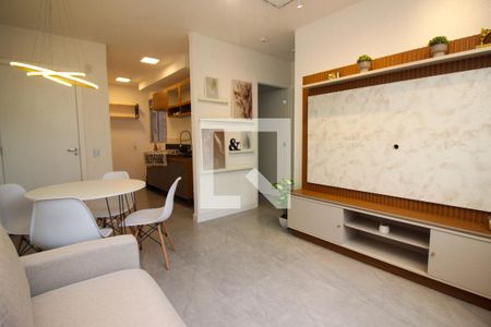 Sala de casa de condomínio à venda com 2 quartos, 40m² em Hípica, Porto Alegre