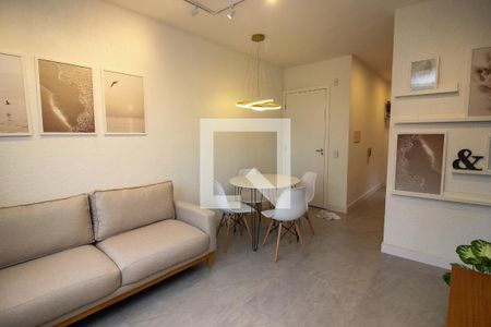 Sala de casa de condomínio à venda com 2 quartos, 40m² em Hípica, Porto Alegre