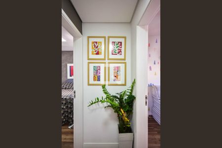 Corredor de apartamento à venda com 2 quartos, 75m² em Vila Suzana, São Paulo