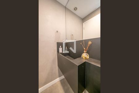 Lavabo de apartamento à venda com 2 quartos, 123m² em Vila Cordeiro, São Paulo