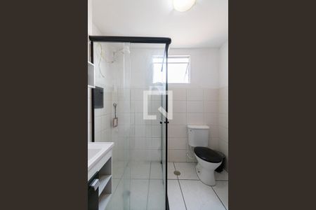 Banheiro de apartamento para alugar com 2 quartos, 48m² em Conjunto Residencial José Bonifácio, São Paulo