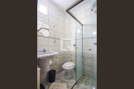 Banheiro de casa à venda com 4 quartos, 208m² em Quitaúna, Osasco