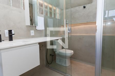 Banheiro de kitnet/studio para alugar com 1 quarto, 40m² em Santo Agostinho, Belo Horizonte