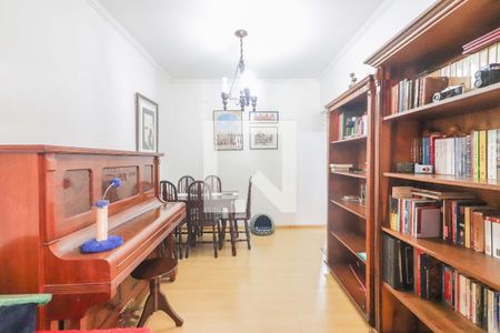 Sala de casa à venda com 4 quartos, 85m² em Conjunto Residencial Butanta, São Paulo