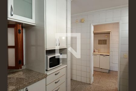 Cozinha de casa à venda com 4 quartos, 325m² em Alto de Pinheiros, São Paulo