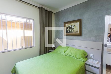 Suíte de casa à venda com 3 quartos, 400m² em Cachoeirinha, Belo Horizonte