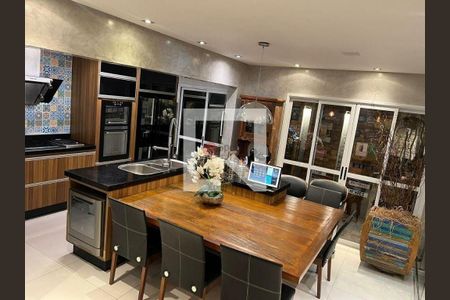 Casa à venda com 3 quartos, 240m² em Jardim Peri, São Paulo