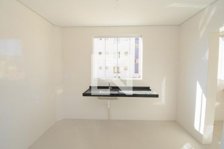 Cozinha de apartamento à venda com 2 quartos, 62m² em Novo Riacho, Contagem