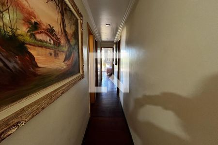 Corredor de apartamento à venda com 3 quartos, 180m² em Jardim Guanabara, Rio de Janeiro