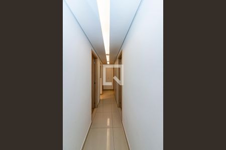 Corredor de apartamento à venda com 4 quartos, 113m² em Buritis, Belo Horizonte