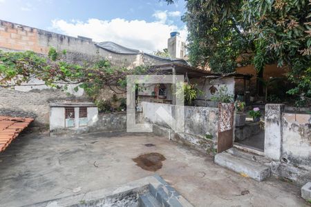 Quintal de casa à venda com 3 quartos, 400m² em Cachoeirinha, Belo Horizonte