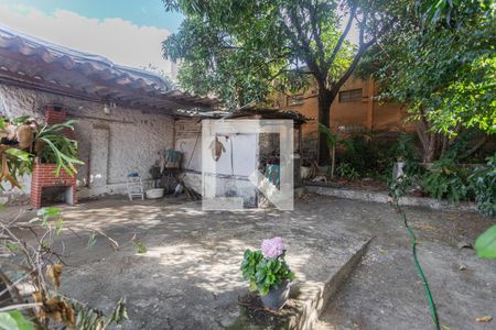 Quintal de casa à venda com 3 quartos, 400m² em Cachoeirinha, Belo Horizonte