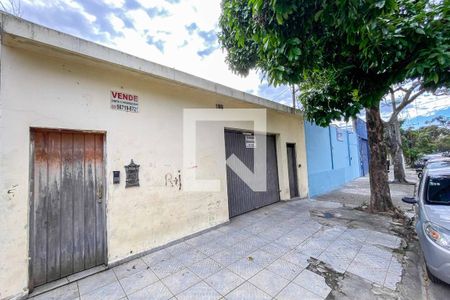 Fachada de casa à venda com 3 quartos, 350m² em Ipiranga, São Paulo