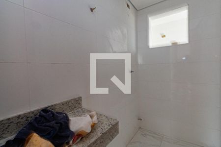 Banheiro de apartamento à venda com 2 quartos, 45m² em Vila Isolina Mazzei, São Paulo