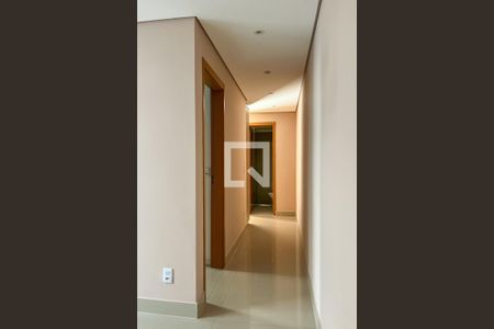 Corredor de apartamento para alugar com 2 quartos, 51m² em Vila Ipojuca, São Paulo