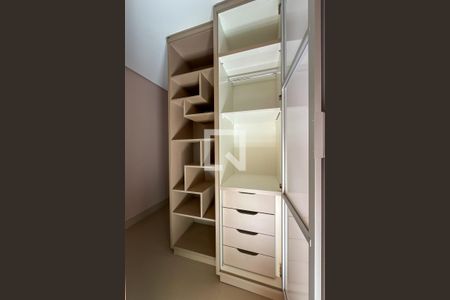 Corredor de apartamento para alugar com 2 quartos, 51m² em Vila Ipojuca, São Paulo