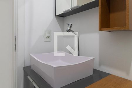 Banheiro Social de apartamento à venda com 3 quartos, 65m² em Cavalhada, Porto Alegre