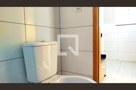 Banheiro de apartamento para alugar com 1 quarto, 26m² em Vila Carrão, São Paulo