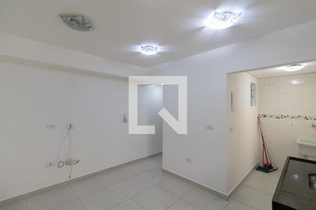 Sala/Cozinha de casa de condomínio à venda com 1 quarto, 33m² em Vila Campanela, São Paulo