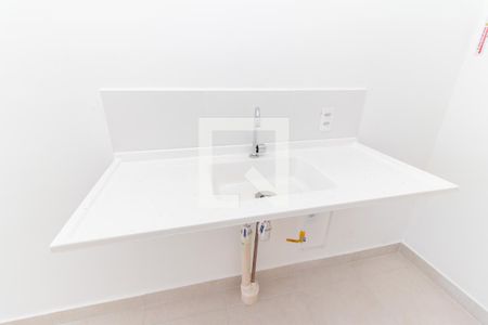 Cozinha de apartamento para alugar com 2 quartos, 32m² em Vila Carmosina, São Paulo