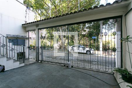 Garagem de casa à venda com 3 quartos, 220m² em Vila Granada, São Paulo