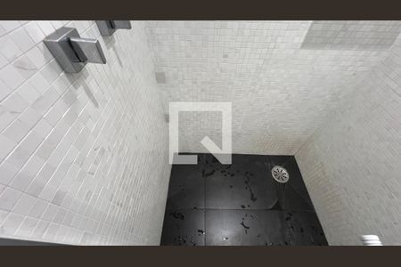 Banheiro da Suíte 1 de apartamento para alugar com 2 quartos, 84m² em Pinheiros, São Paulo