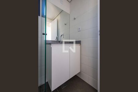 Banheiro de apartamento à venda com 1 quarto, 36m² em Sumarezinho, São Paulo