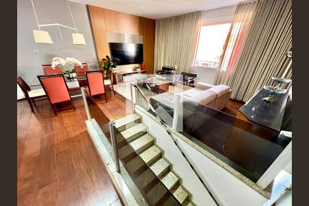 Sala de casa à venda com 3 quartos, 198m² em Castelo, Belo Horizonte