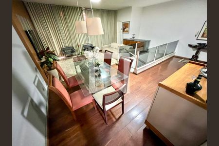 Sala de casa à venda com 3 quartos, 198m² em Castelo, Belo Horizonte