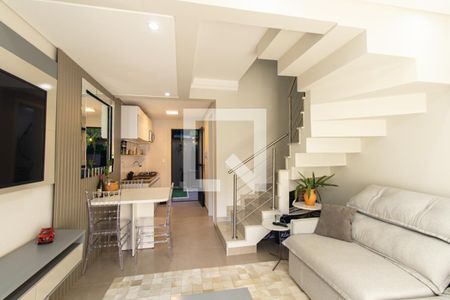 Sala de casa de condomínio para alugar com 2 quartos, 80m² em Atuba, Curitiba