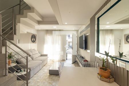 Sala de casa de condomínio para alugar com 2 quartos, 80m² em Atuba, Curitiba