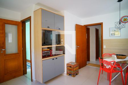 Cozinha de casa de condomínio à venda com 4 quartos, 315m² em Jd. Piratininga, Niterói
