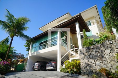 Fachada de casa de condomínio à venda com 4 quartos, 315m² em Jd. Piratininga, Niterói