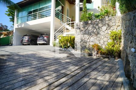 Garagem de casa de condomínio à venda com 4 quartos, 315m² em Jd. Piratininga, Niterói
