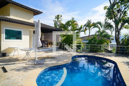 Piscina de casa de condomínio à venda com 4 quartos, 315m² em Jd. Piratininga, Niterói