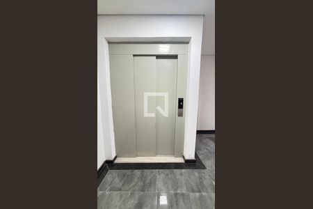 Área Comum - Elevador de apartamento à venda com 2 quartos, 63m² em Jardim Santo Alberto, Santo André