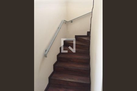 Escada de casa à venda com 3 quartos, 158m² em Jaguaré, São Paulo