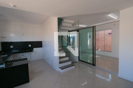 Cozinha de casa à venda com 3 quartos, 200m² em Novo Glória, Belo Horizonte