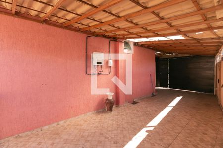 Garagem de casa à venda com 3 quartos, 200m² em Novo Glória, Belo Horizonte