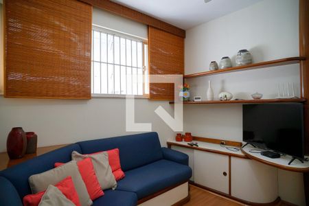 Sala de TV de apartamento à venda com 3 quartos, 210m² em Icaraí, Niterói