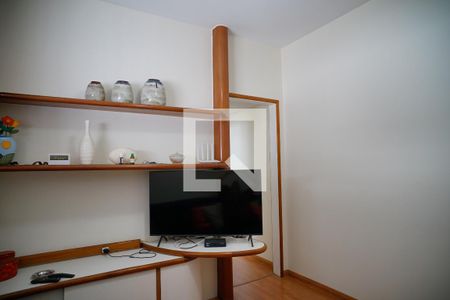 Sala de TV de apartamento à venda com 3 quartos, 210m² em Icaraí, Niterói