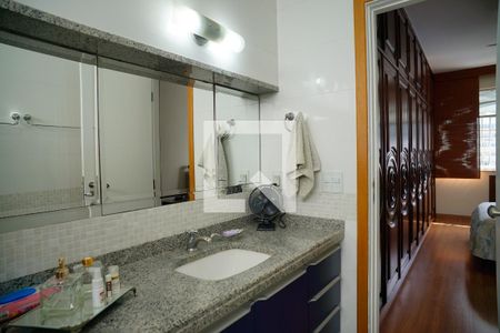 Banheiro da Suíte de apartamento à venda com 3 quartos, 210m² em Icaraí, Niterói