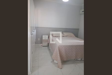 Quarto Suíte de casa para alugar com 3 quartos, 180m² em Floramar, Belo Horizonte