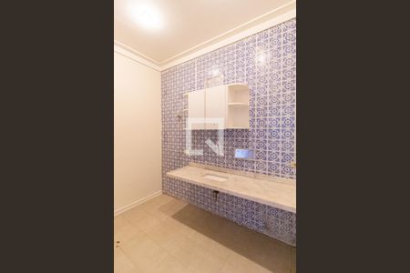 Banheiro de Serviço 2 de casa de condomínio para alugar com 7 quartos, 564m² em Vila Appia Antica, Carapicuíba