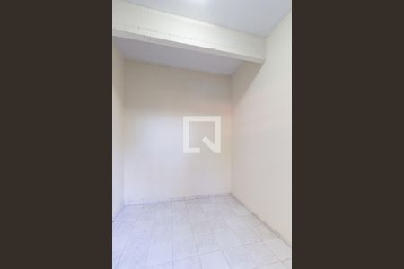 Quarto de serviço de casa de condomínio para alugar com 7 quartos, 564m² em Vila Appia Antica, Carapicuíba