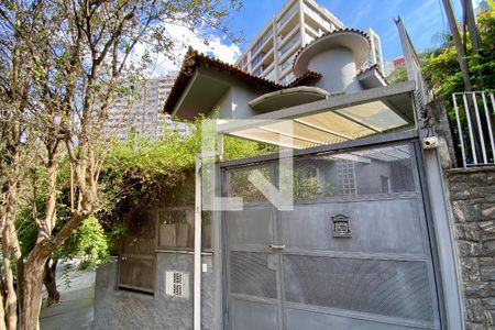Fachada de casa à venda com 3 quartos, 220m² em Perdizes, São Paulo