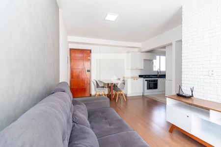 Sala de apartamento à venda com 2 quartos, 56m² em Vila Carmosina, São Paulo