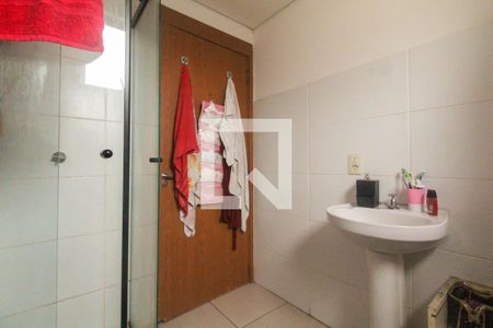 Banheiro de apartamento à venda com 2 quartos, 45m² em Olaria, Canoas